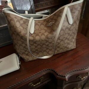 tan coach tote